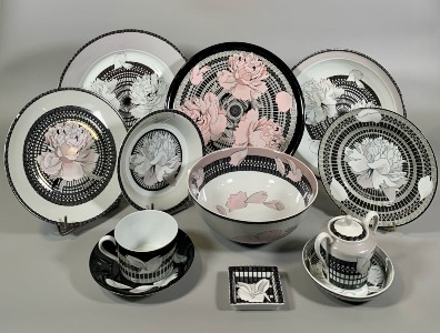 Partie de service de table en porcelaine modèle "Pivoine" - HERMÈS PARIS