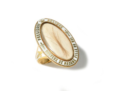 Bague souvenir de la Duchesse d'Angoulême - Mèche de cheveux, XIXe siècle